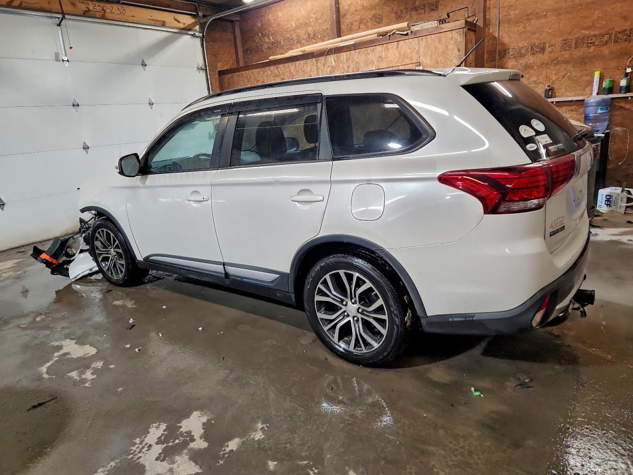 2016 Mitsubishi Outlander Se - zdjęcie 2