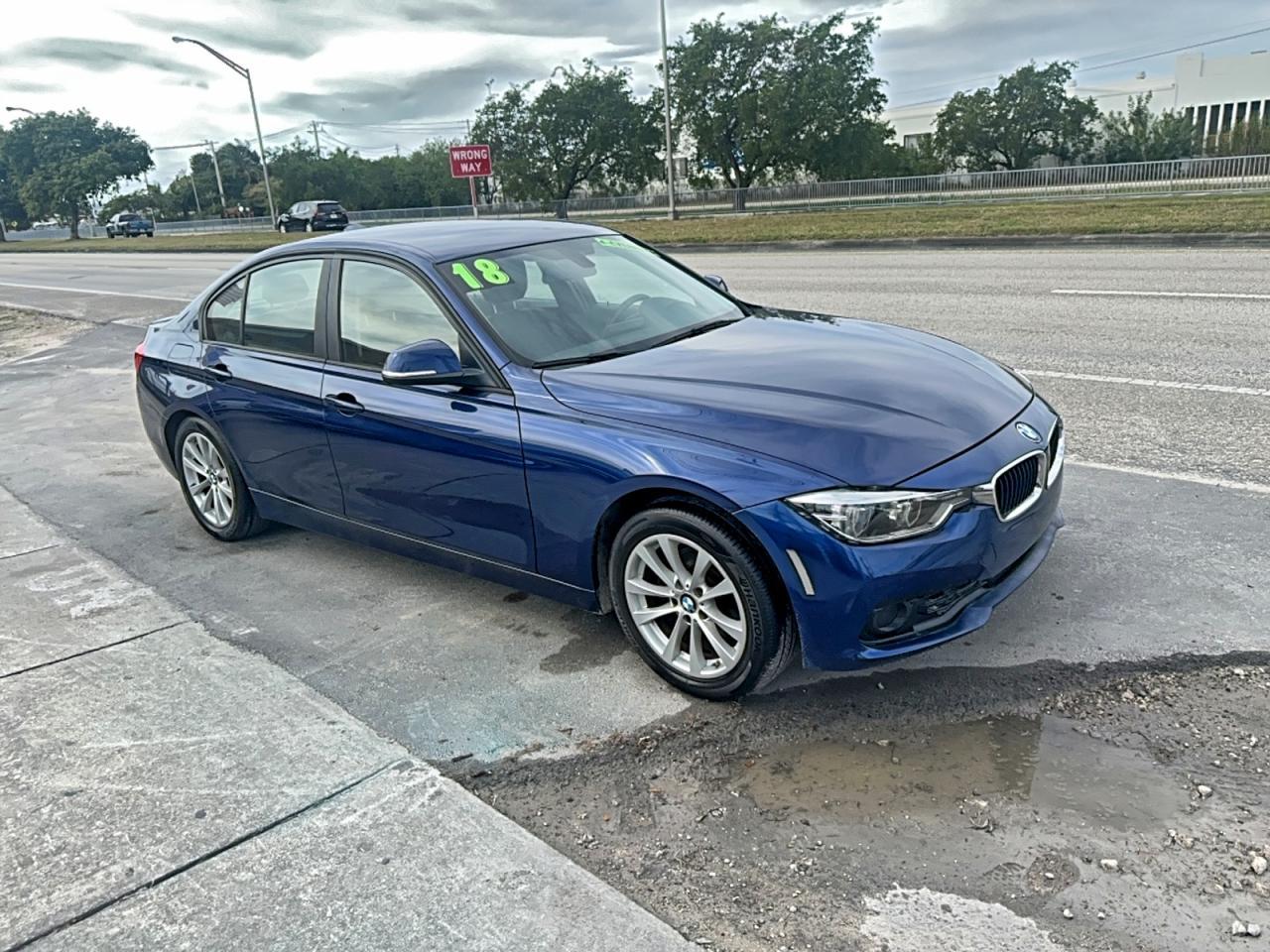 2018 BMW 320 I - zdjęcie główne