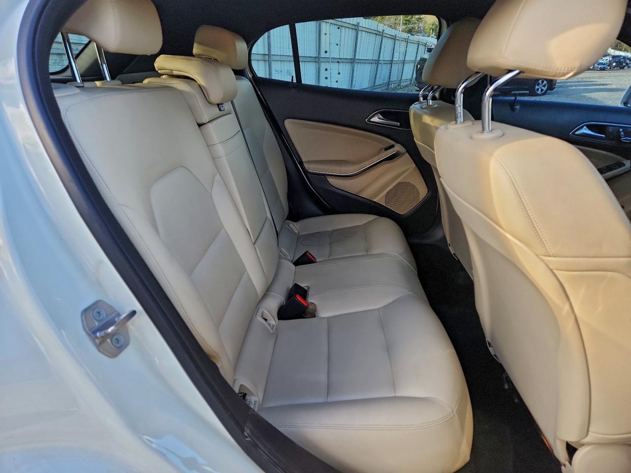 2018 Mercedes-Benz Gla 250 4Matic - zdjęcie 10