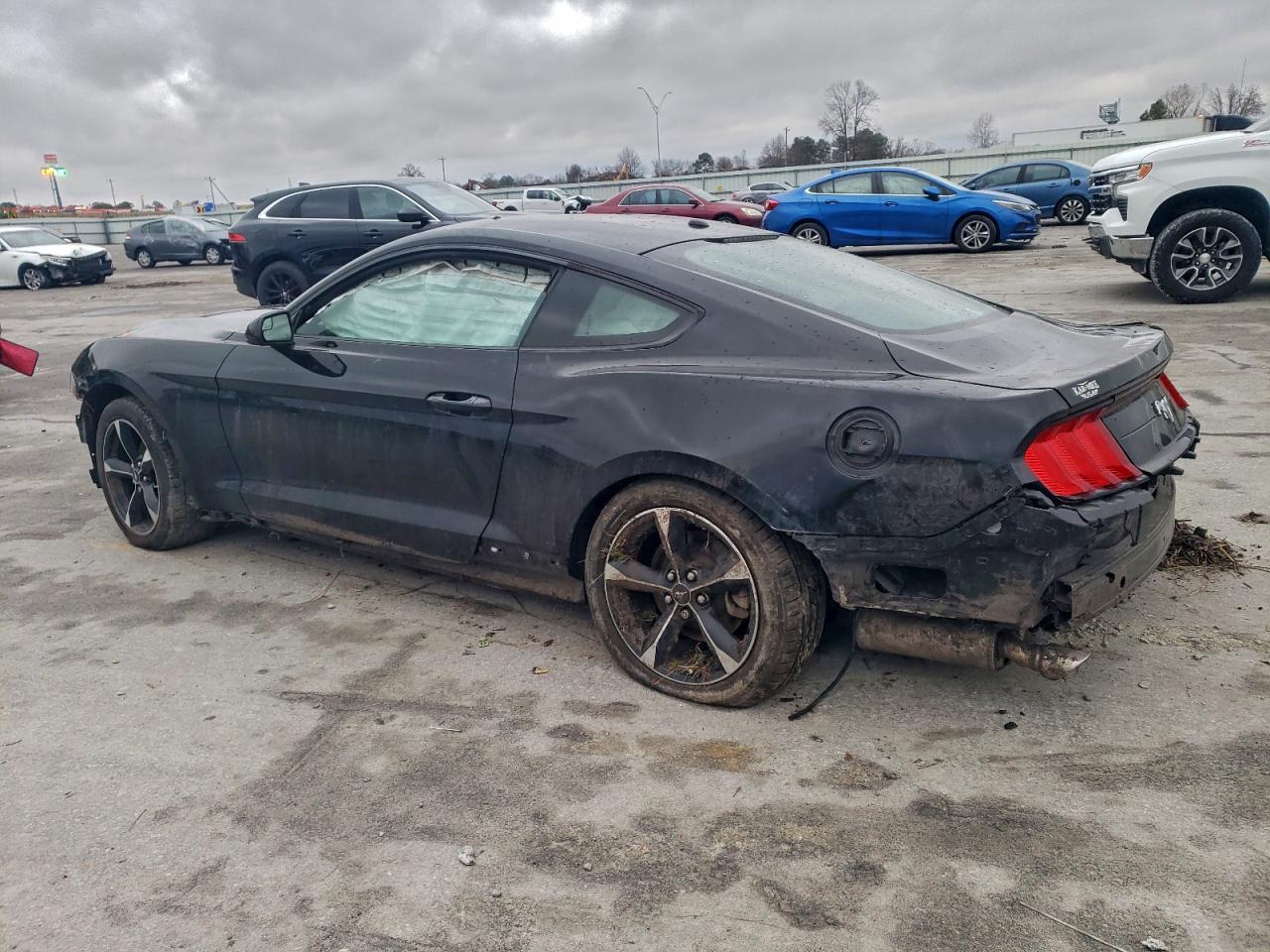 2019 Ford Mustang - zdjęcie 2
