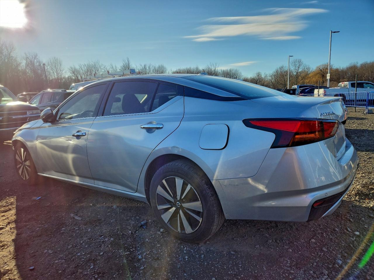 2019 Niss Altima - zdjęcie 2