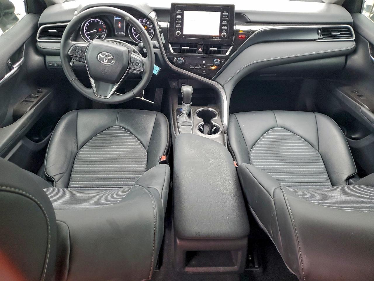 2024 Toyota Camry Se - zdjęcie 8