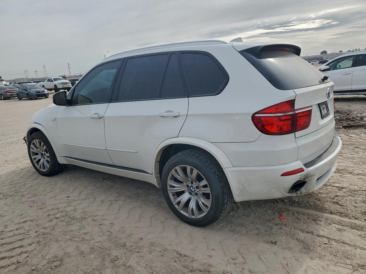 2013 BMW X5 xDrive50I - zdjęcie 2