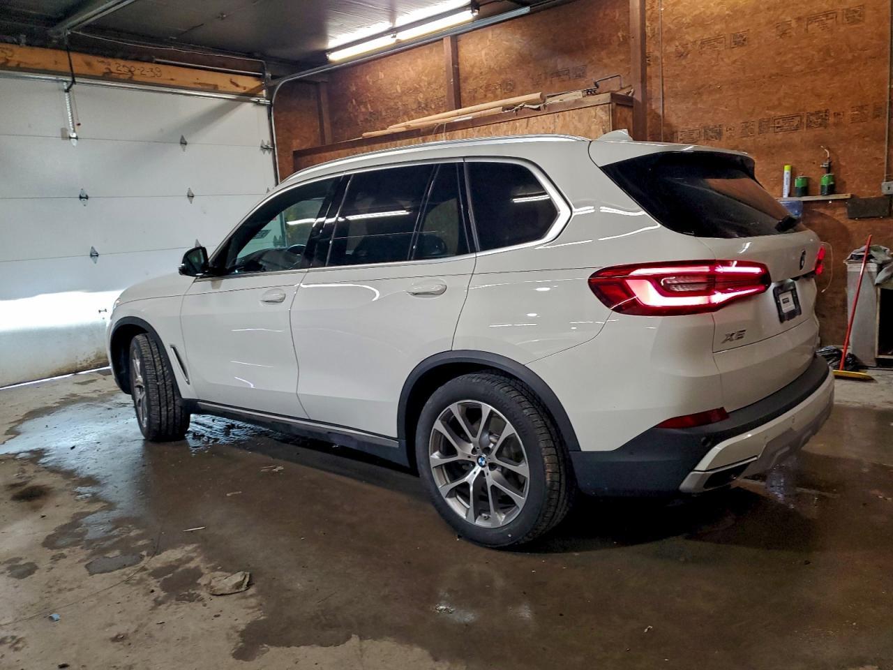 2019 BMW X5 xDrive40I - zdjęcie 2