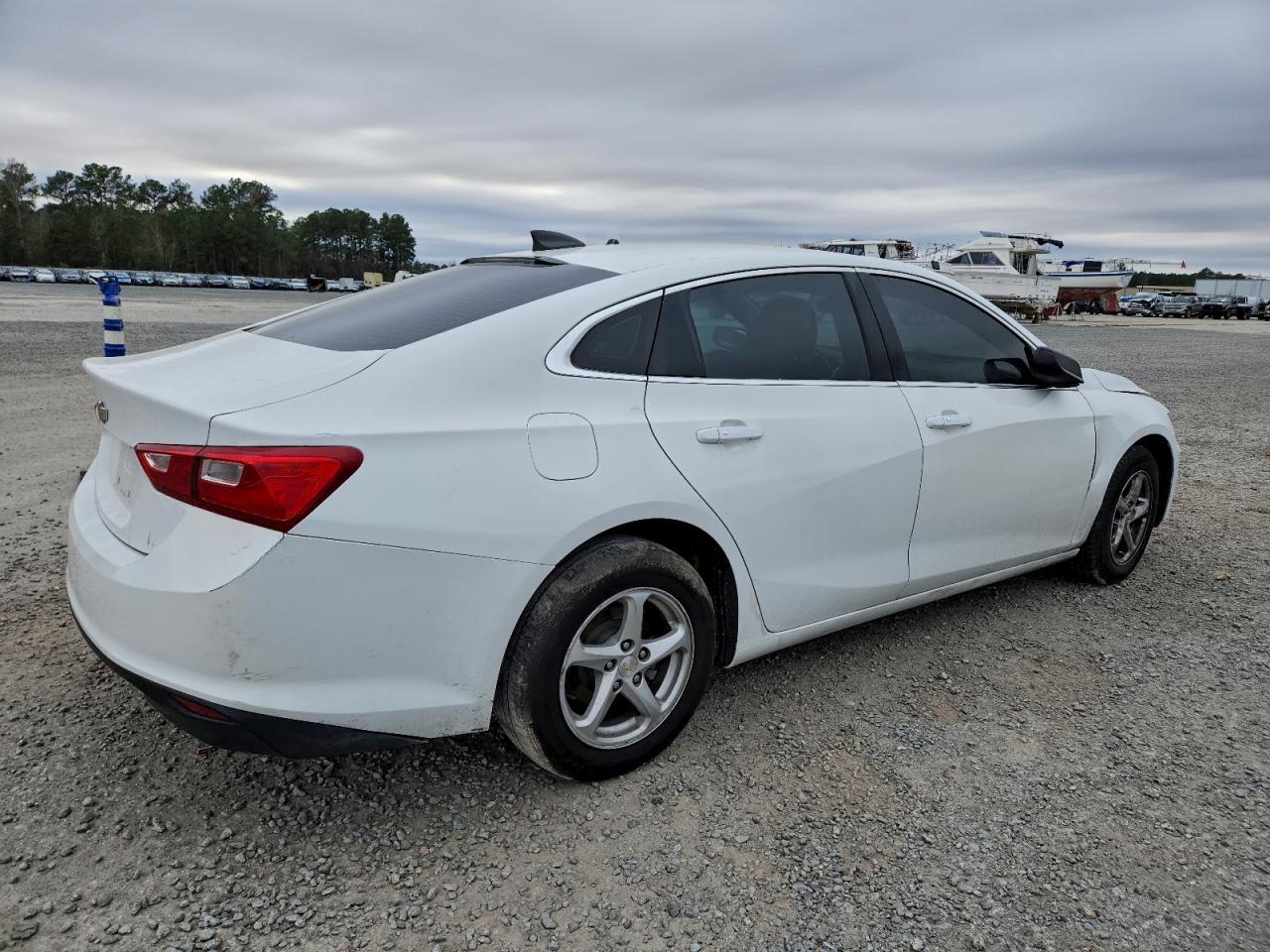 2017 Chevrolet Malibu Ls - zdjęcie 3
