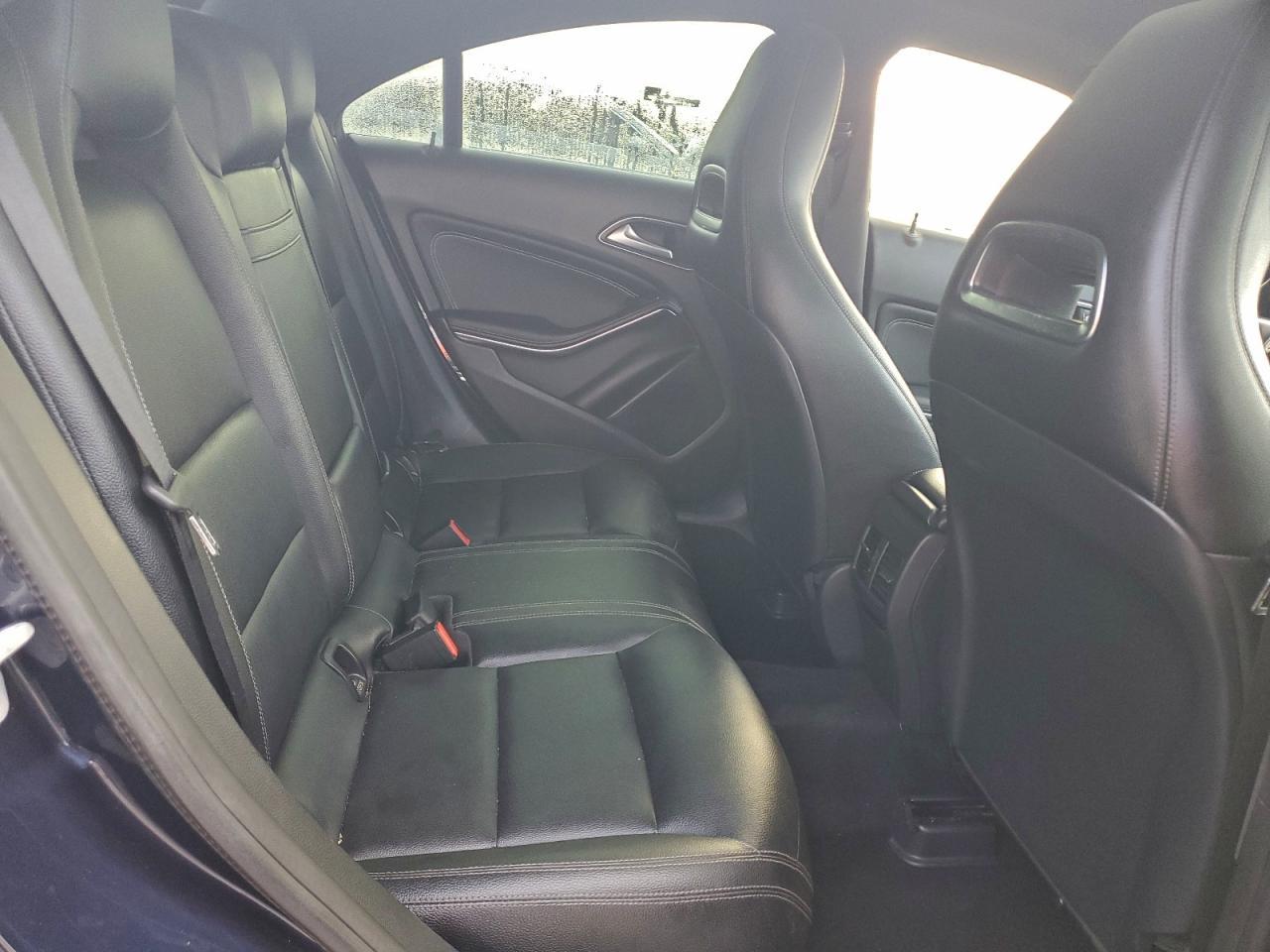 2018 Mercedes-Benz Cla 250 - zdjęcie 10