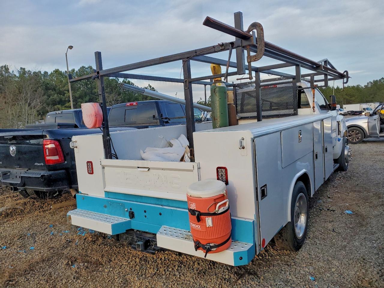 2023 Chevrolet Silverado Medium Duty - zdjęcie 3