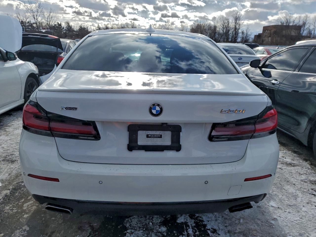 2021 BMW 530 Xi - zdjęcie 6