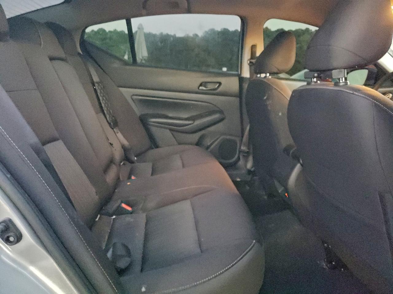 2024 Nissan Altima Sv - zdjęcie 10