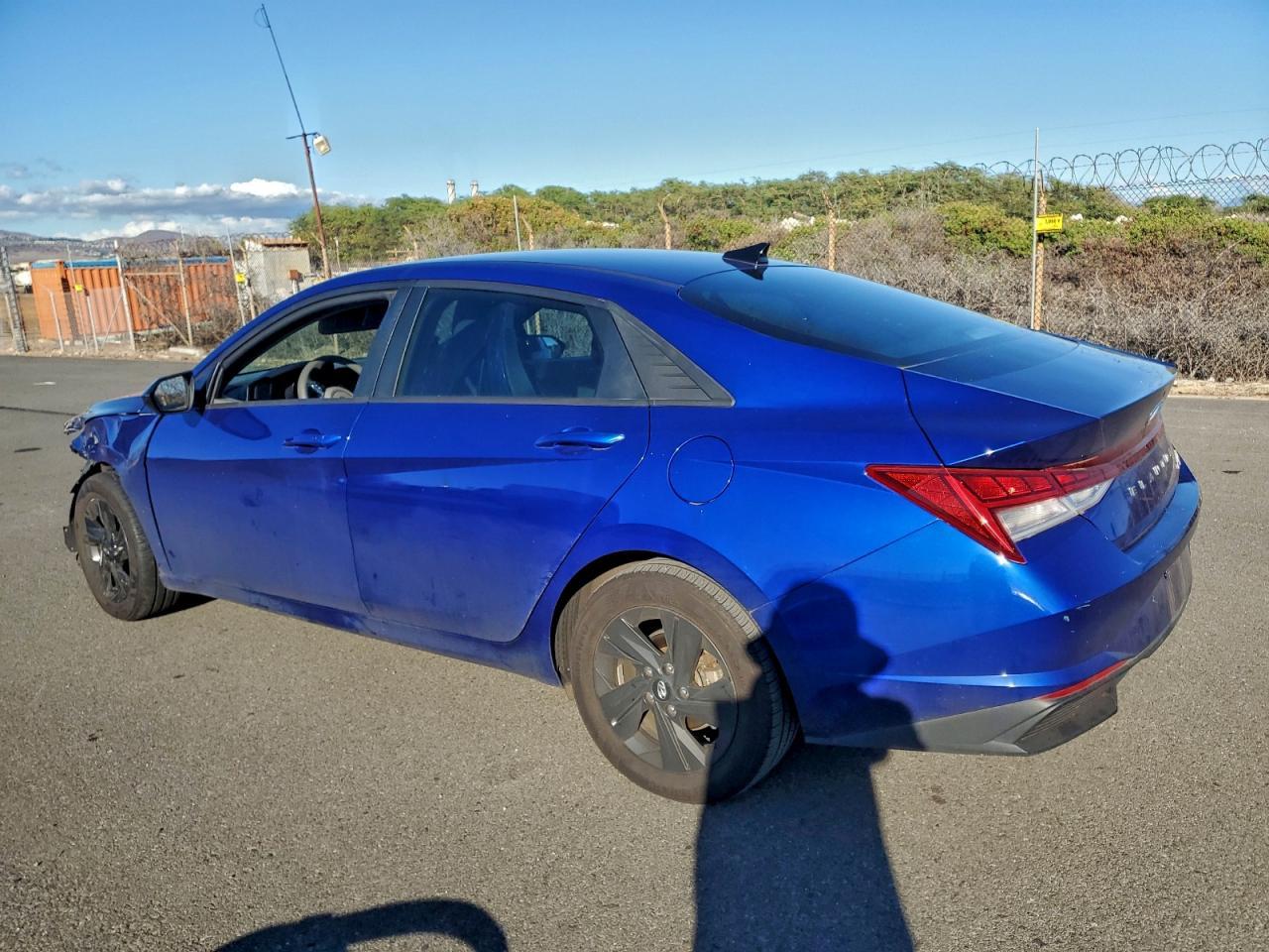 2023 Hyundai Elantra Blue - zdjęcie 2
