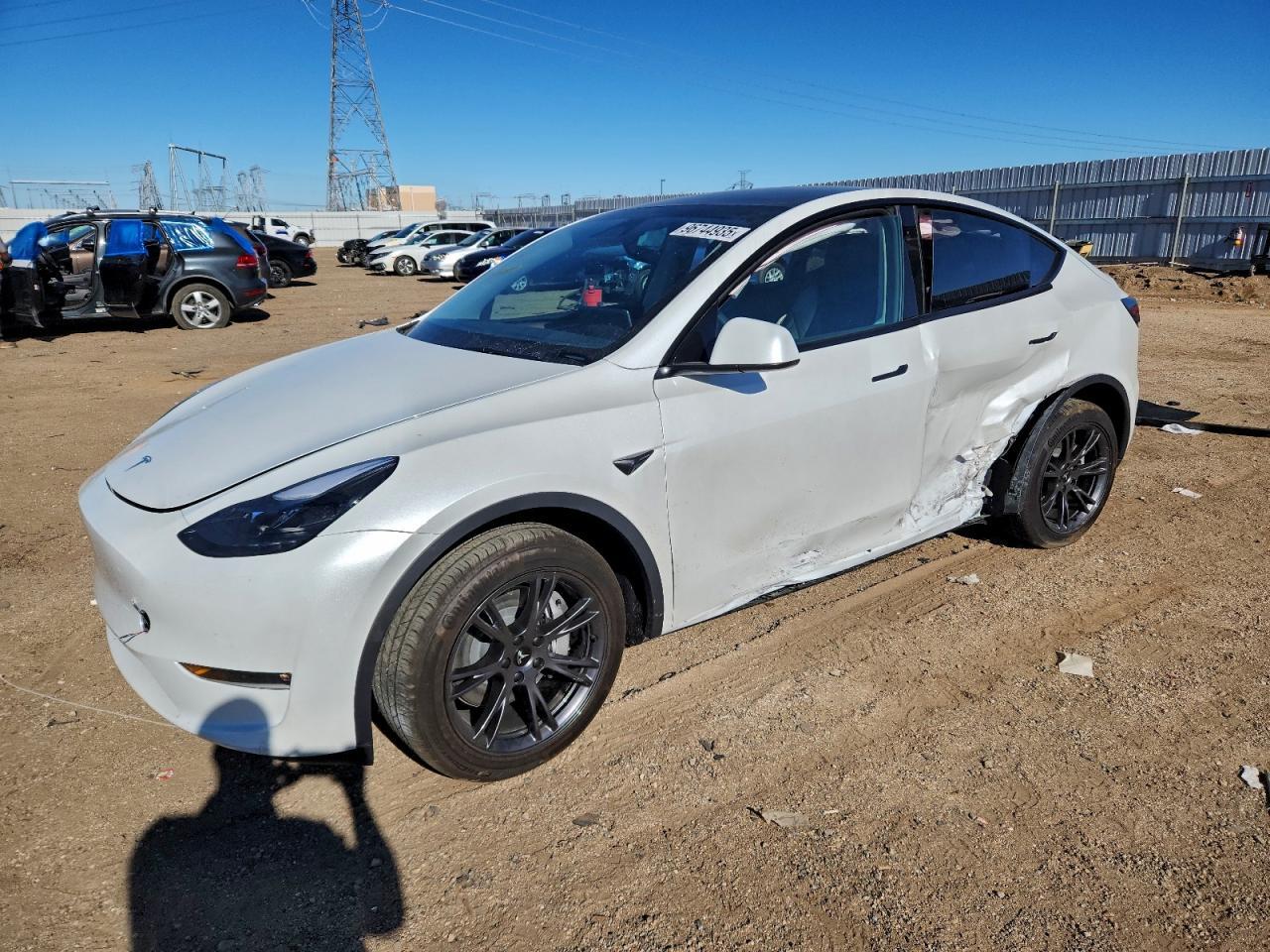 2025 Tesla Model Y - zdjęcie główne