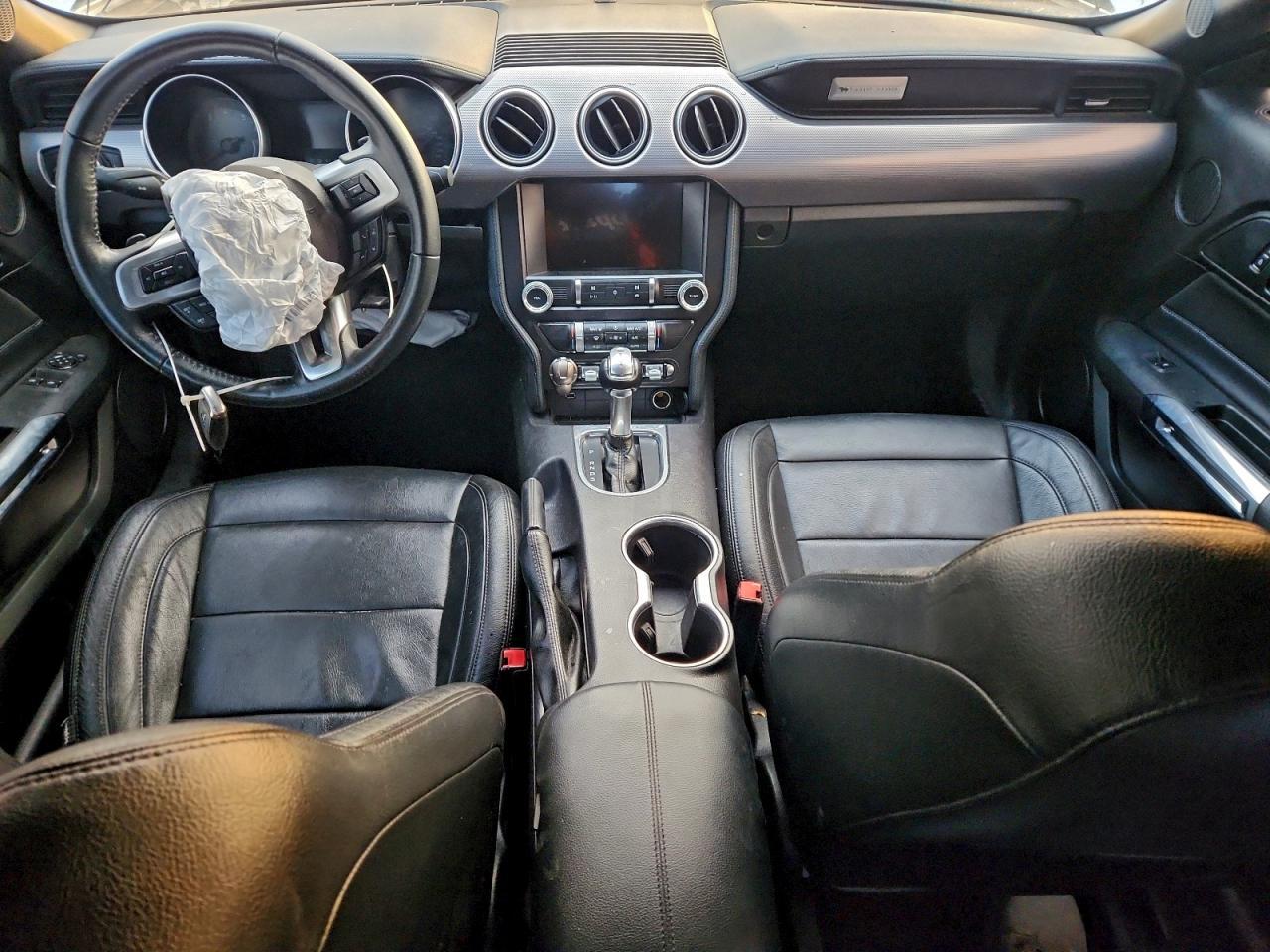 2019 Ford Mustang - zdjęcie 8