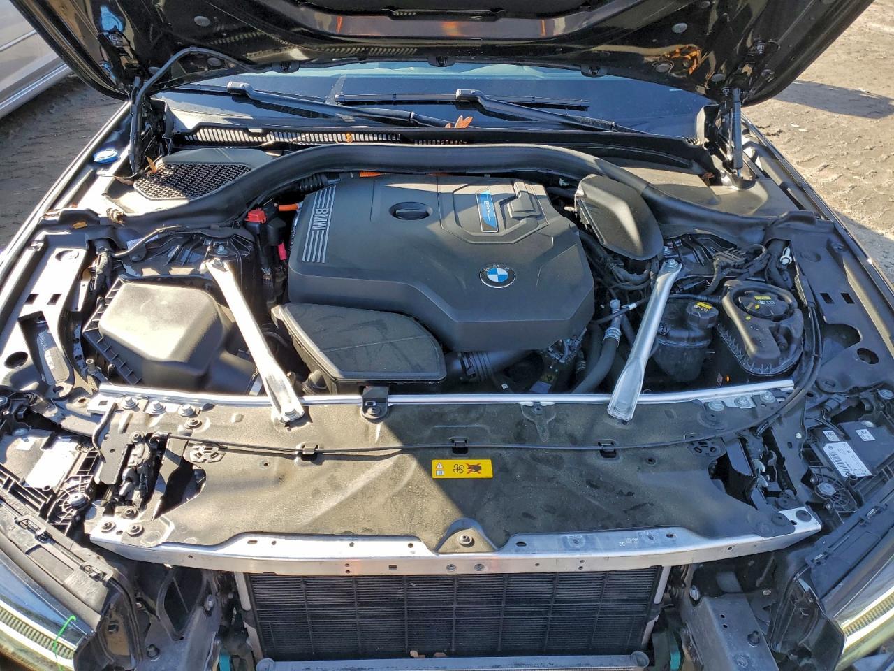 2023 BMW 530Xe - zdjęcie 11