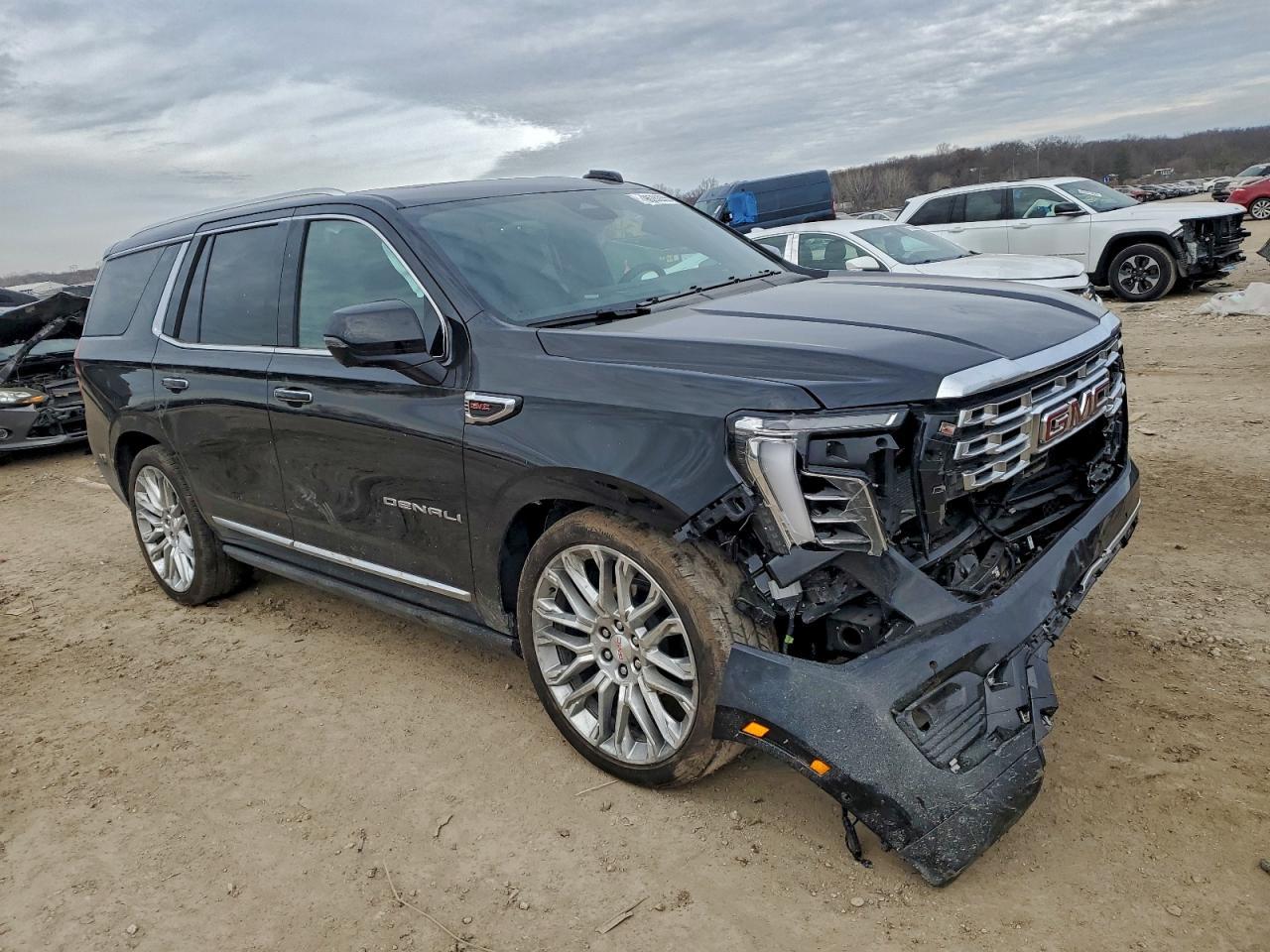 2025 GMC Yukon Denali - zdjęcie 4