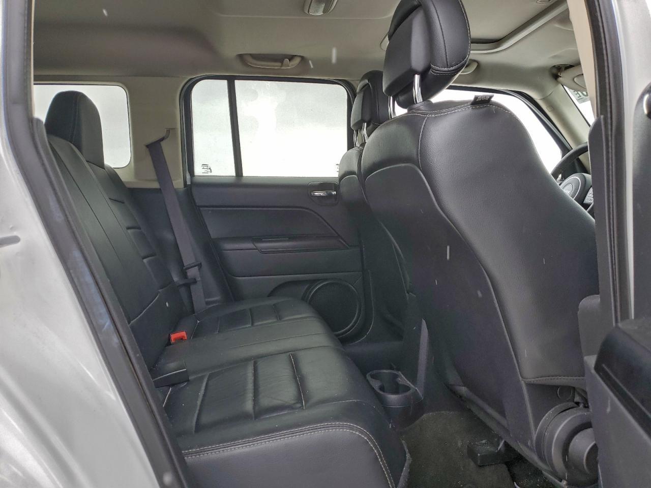 2016 Jeep Patriot - zdjęcie 11