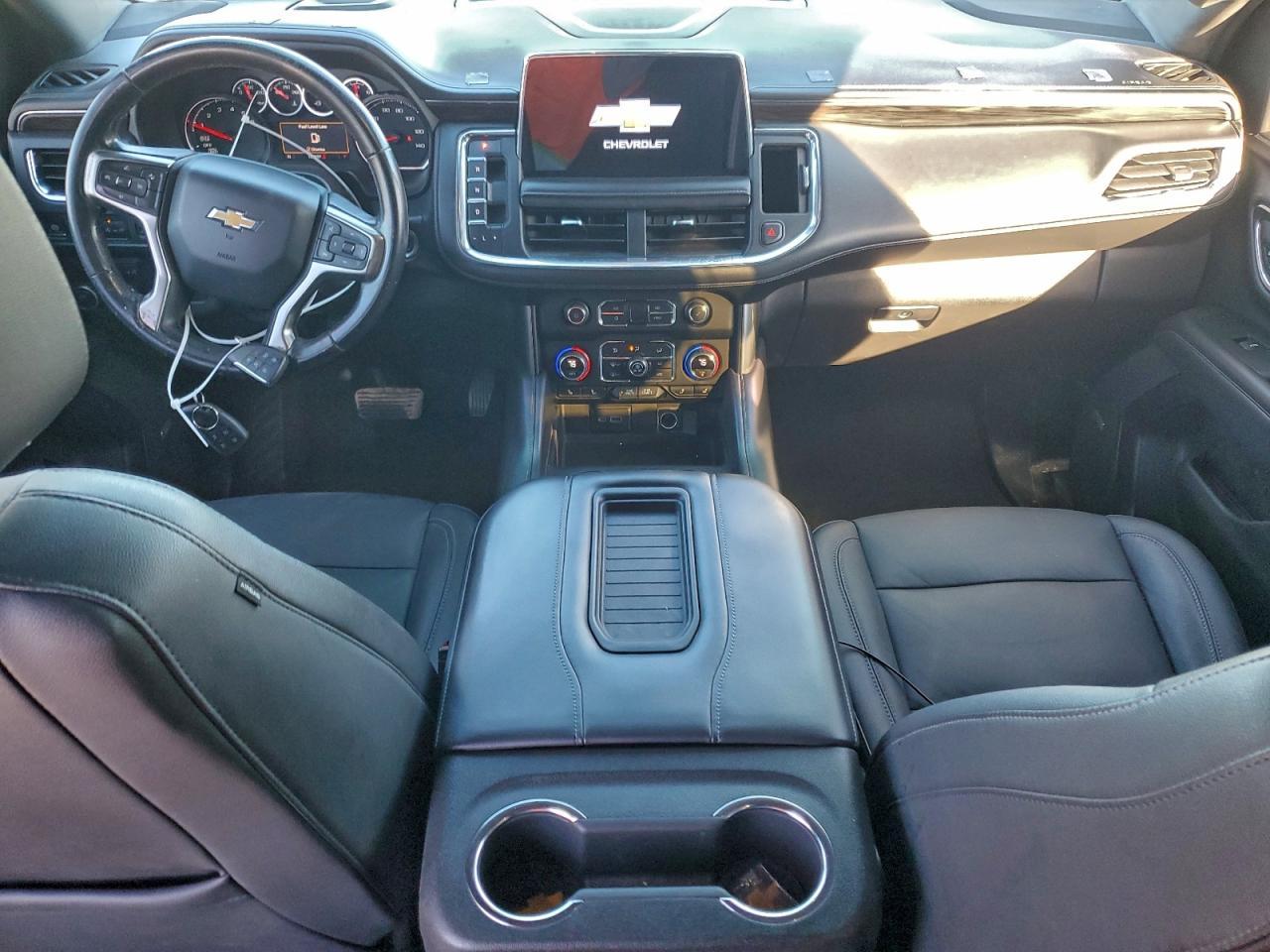 2021 Chevrolet Suburban C1500 Lt - zdjęcie 8