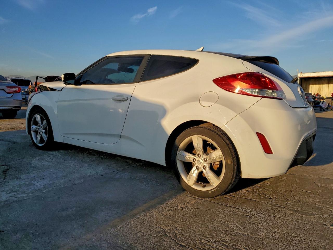 2015 Hyundai Veloster - zdjęcie 2