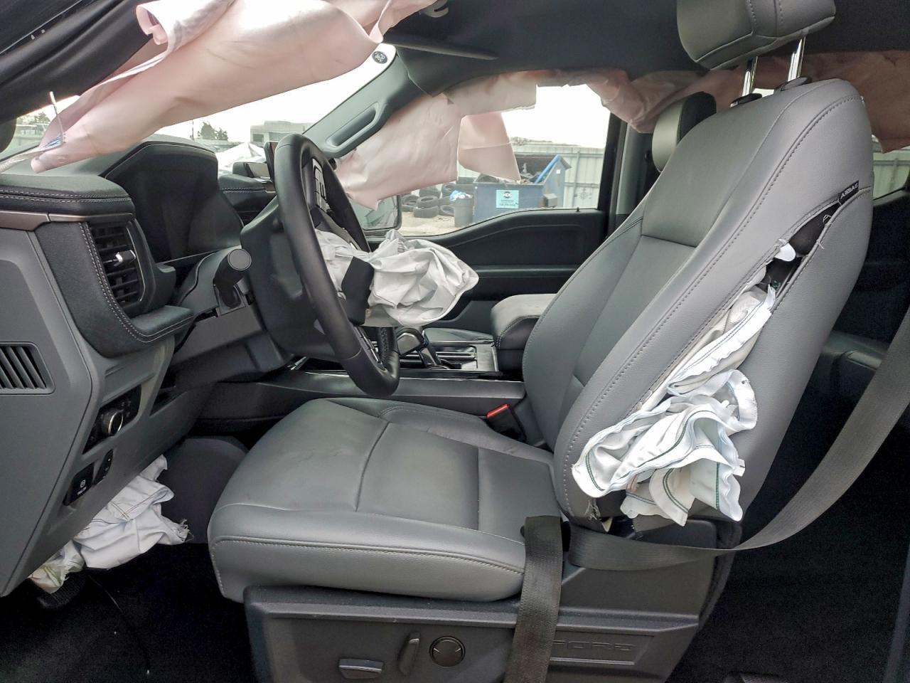 2025 Ford F150 Lightning Xlt - zdjęcie 7