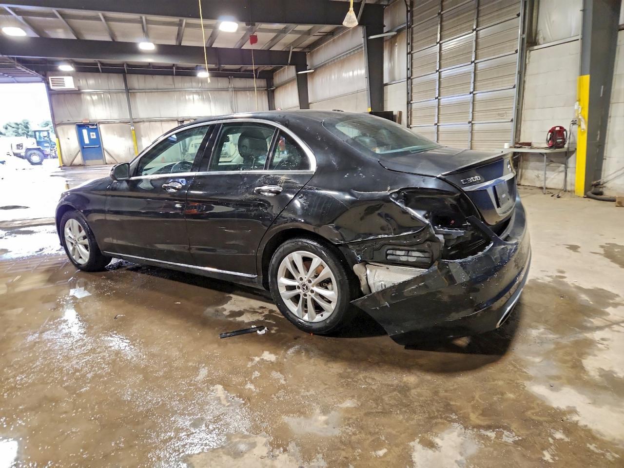 2020 Mercedes-Benz C 300 4Matic - zdjęcie 2