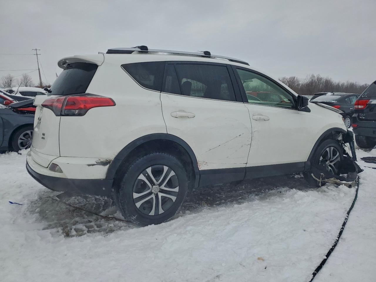 2016 Toyota Rav4 Le - zdjęcie 3