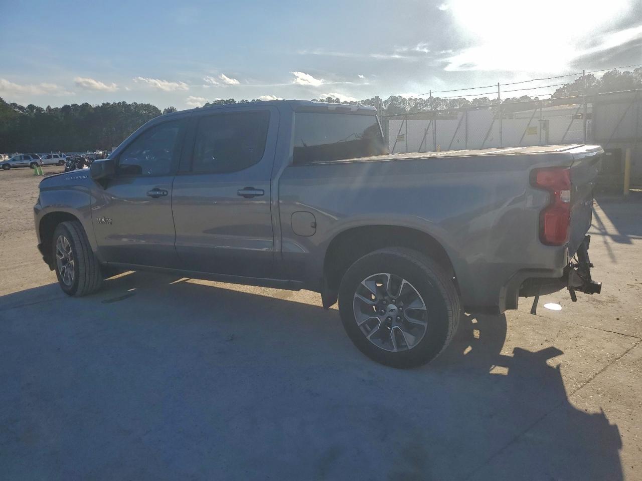 2021 Chevrolet Silverado C1500 Rst - zdjęcie 2