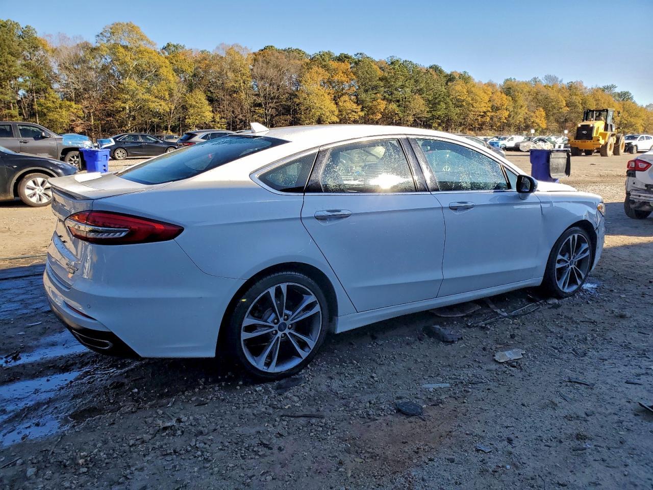 2019 Ford Fusion Titanium - zdjęcie 3