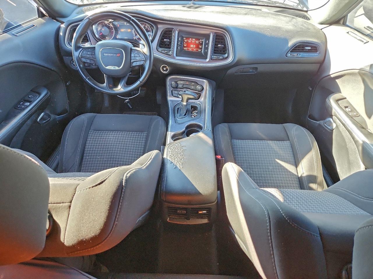 2017 Dodge Challenger Sxt - zdjęcie 8