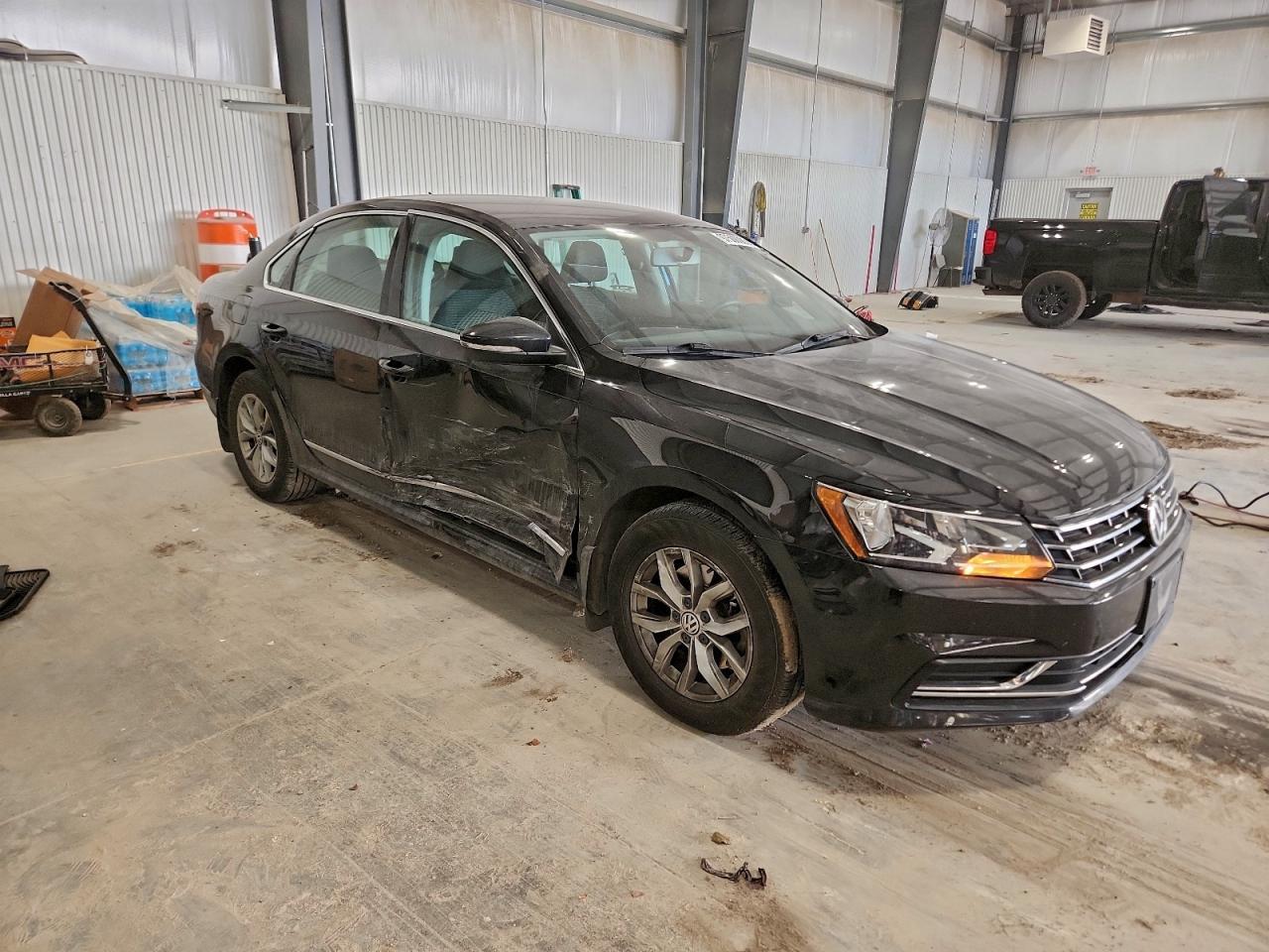 2017 Volkswagen Passat S - zdjęcie 4