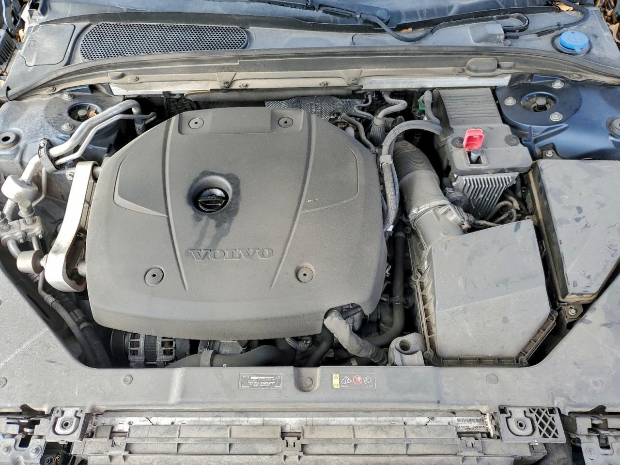 2020 Volvo S60 T5 Momentum - zdjęcie 11