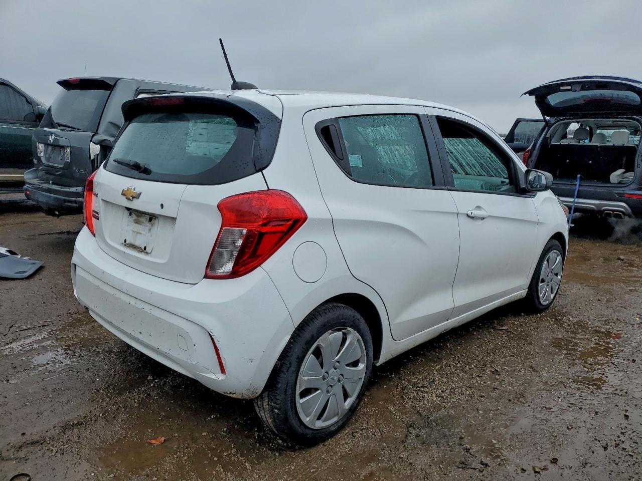 2017 Chevrolet Spark Ls - zdjęcie 3