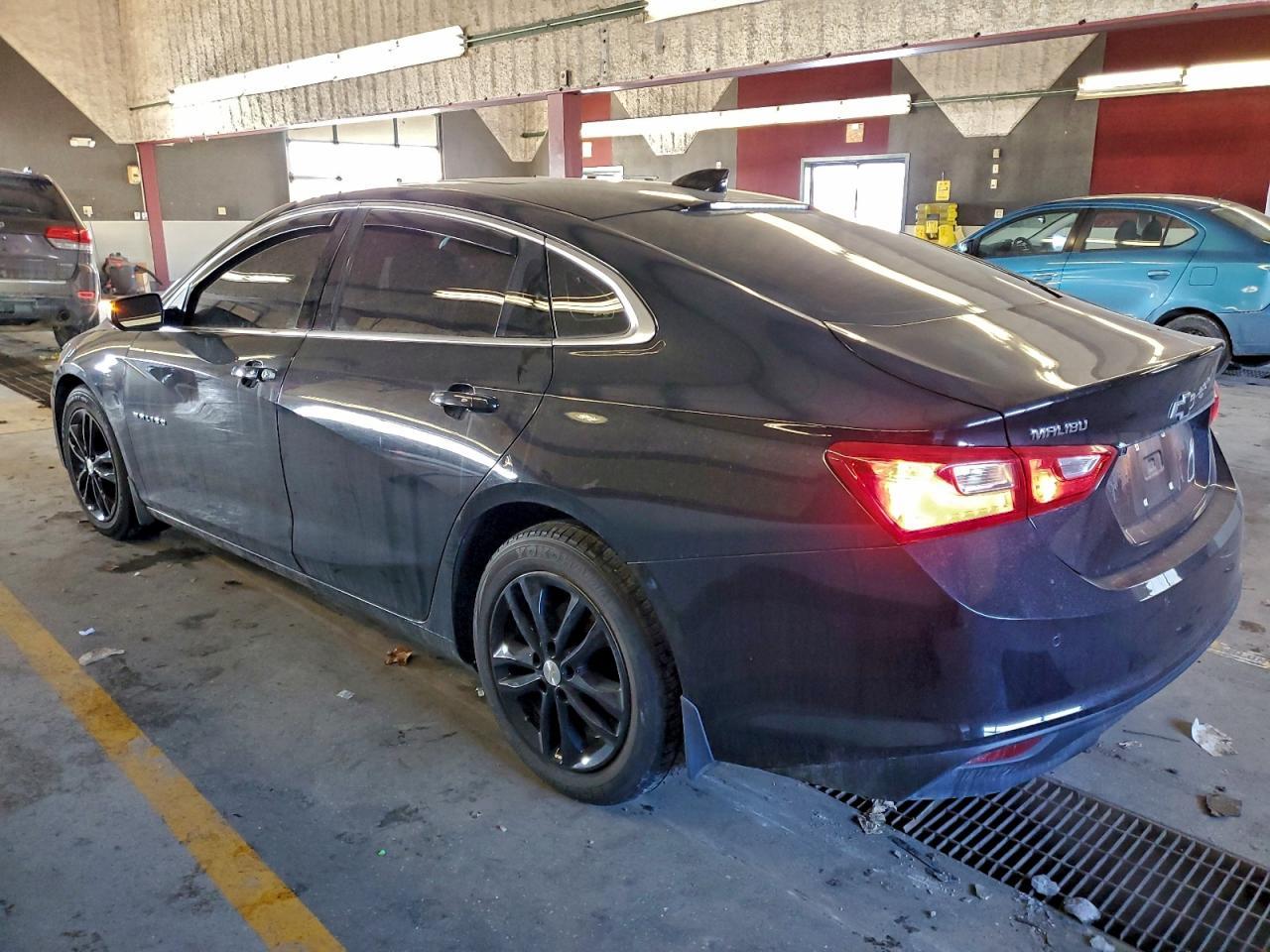 2018 Chevrolet Malibu Hybrid - zdjęcie 2