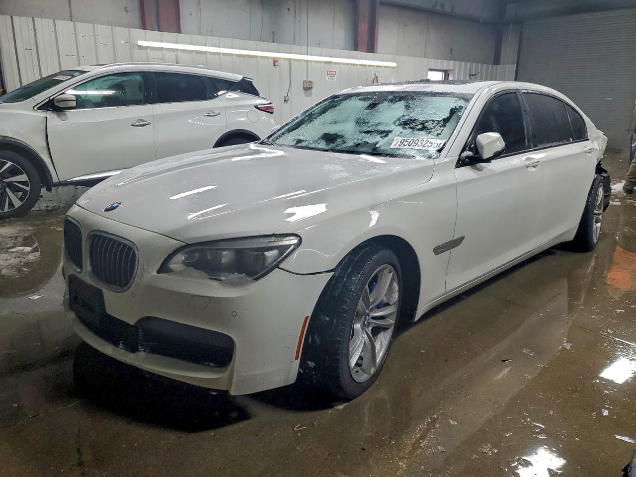 2013 BMW 750Li - zdjęcie główne