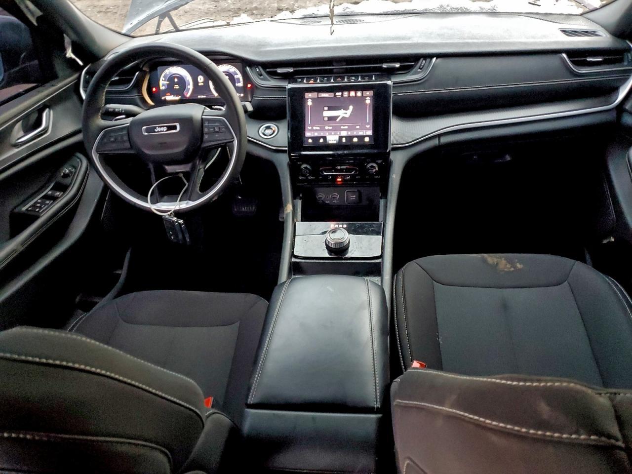 2025 Jeep Grand Cherokee - zdjęcie 8