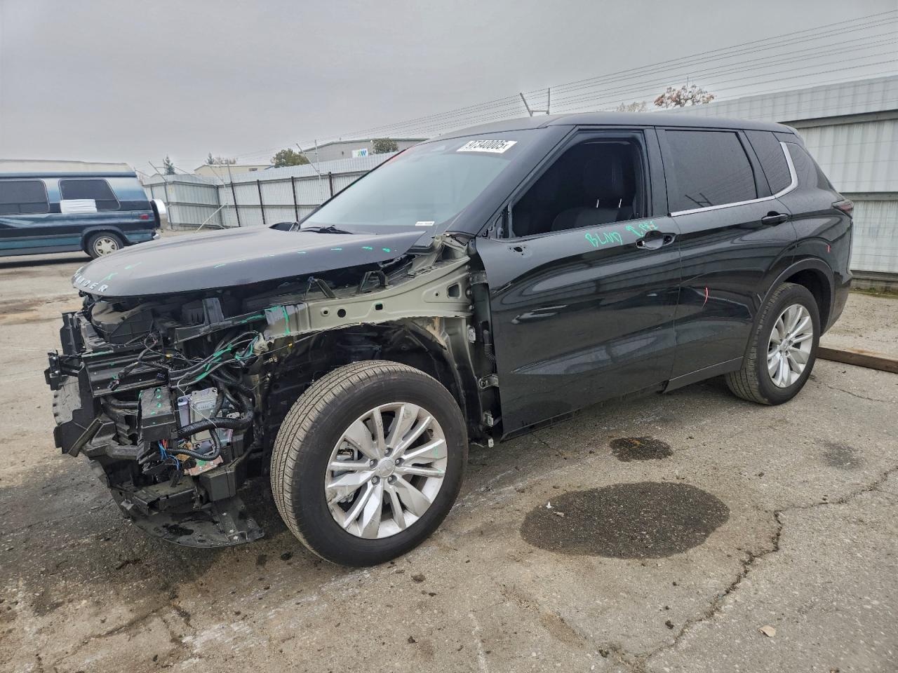 2025 Mitsubishi Outlander Es - zdjęcie główne