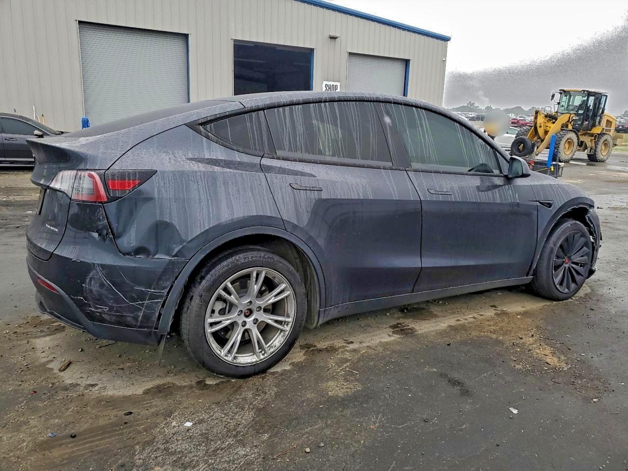 2024 Tesla Model Y - zdjęcie 3