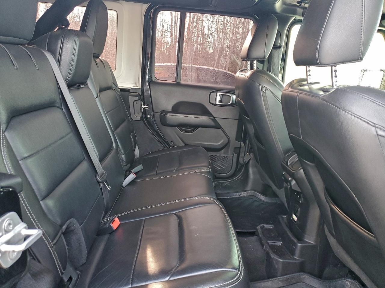 2019 Jeep Wrangler Unlimited Sahara - zdjęcie 11