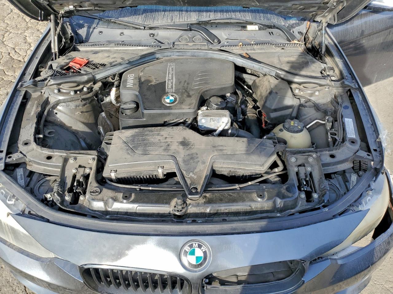 2015 BMW 320 I - zdjęcie 11