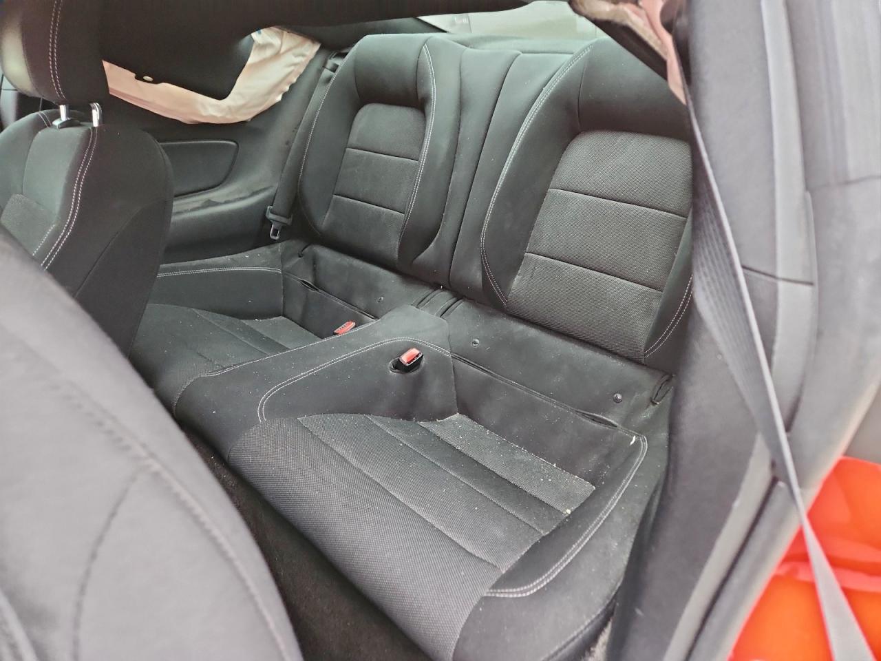 2015 Ford Mustang - zdjęcie 10