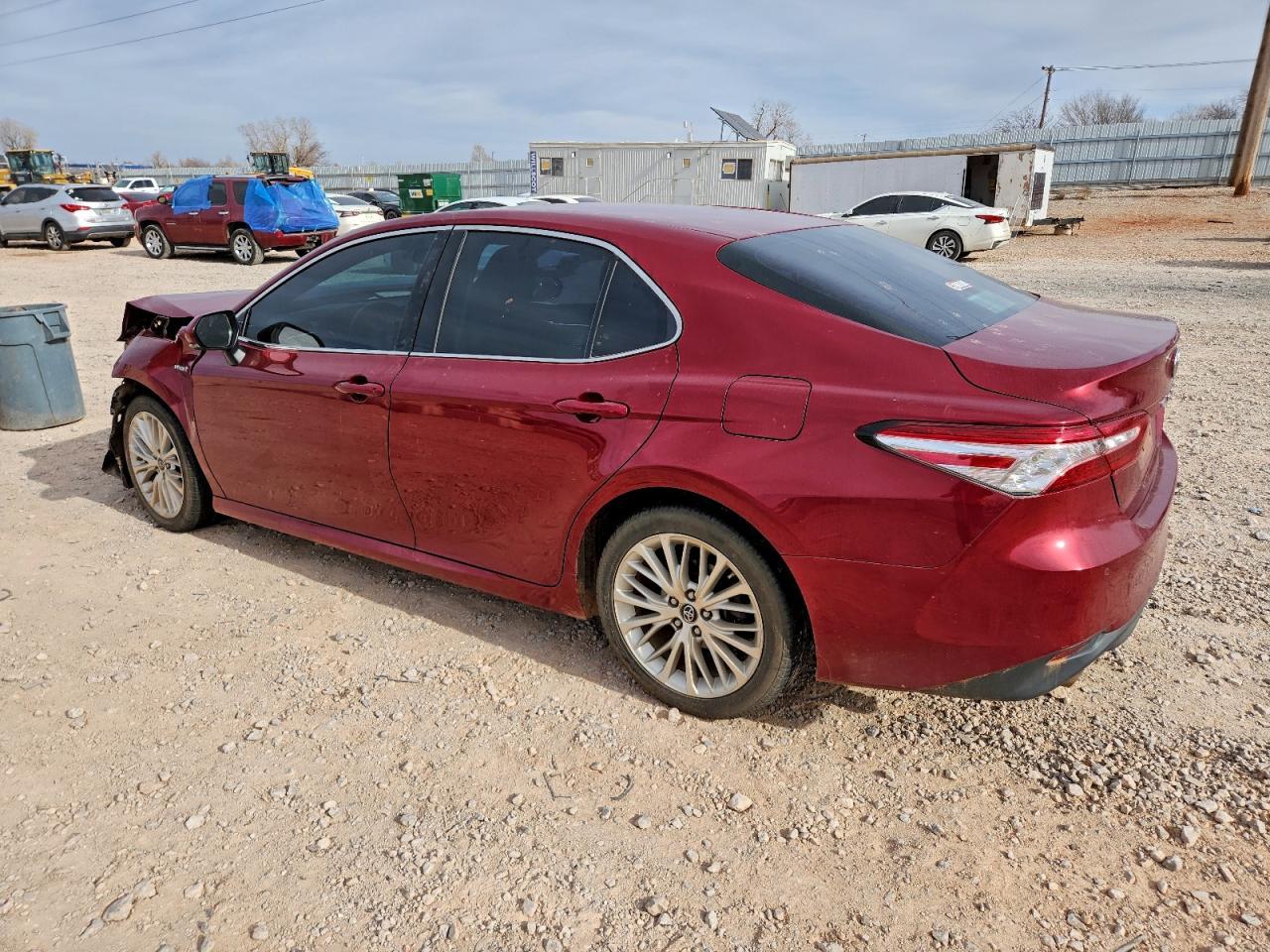 2018 Toyota Camry Hybrid - zdjęcie 2