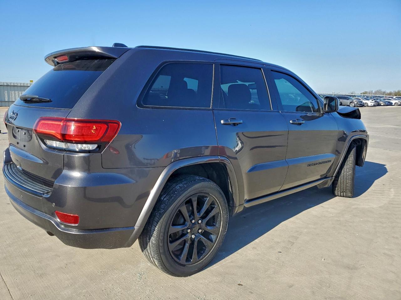 2018 Jeep Grand Cherokee Laredo - zdjęcie 3