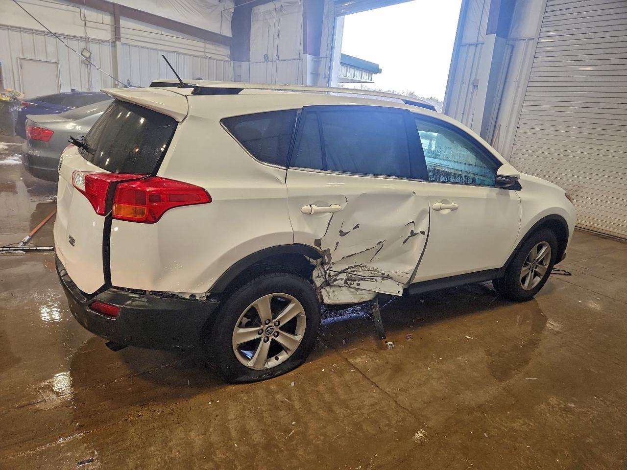 2015 Toyota Rav4 Xle - zdjęcie 3