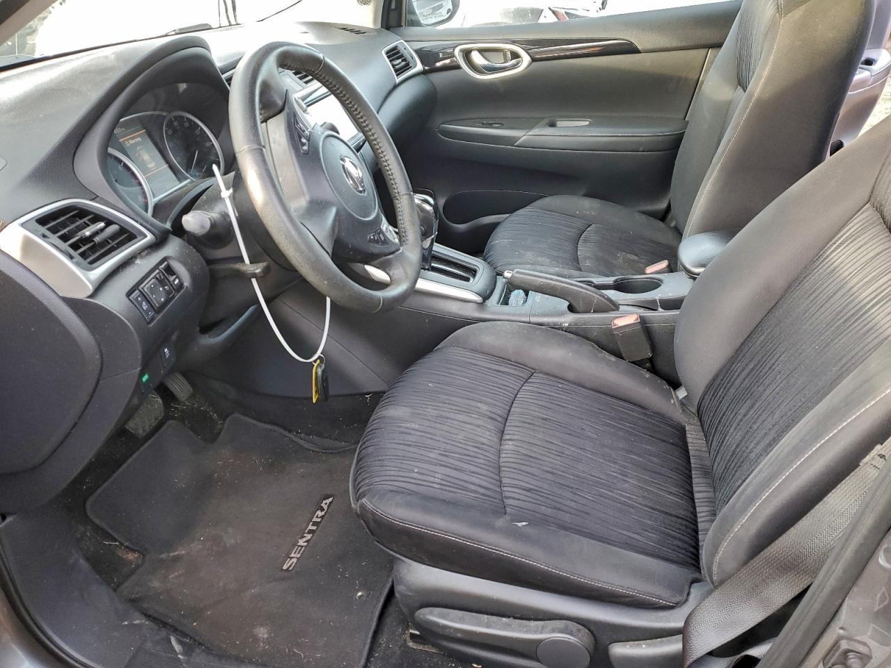 2019 Nissan Sentra S - zdjęcie 7
