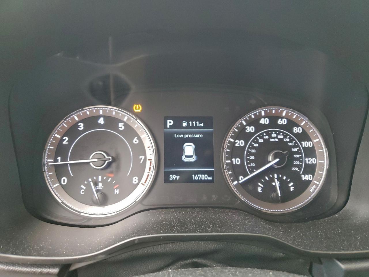 2022 Hyundai Venue Sel - zdjęcie 9