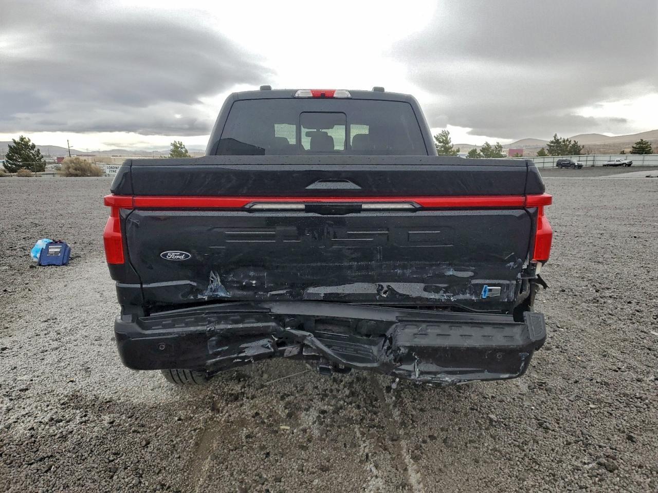 2025 Ford F150 Lightning Lariat - zdjęcie 6