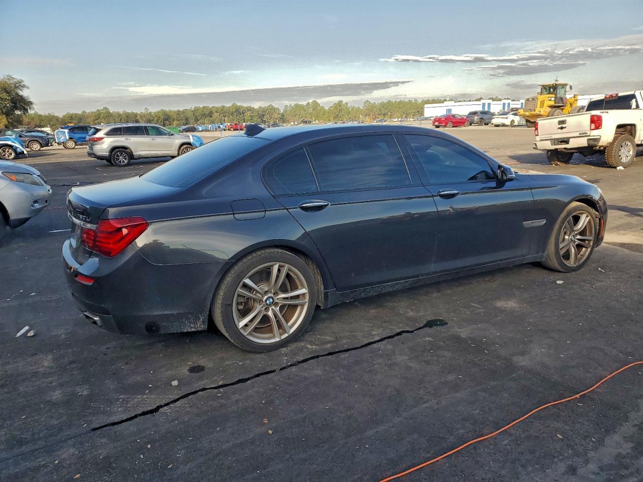 2015 BMW 750 Li - zdjęcie 3