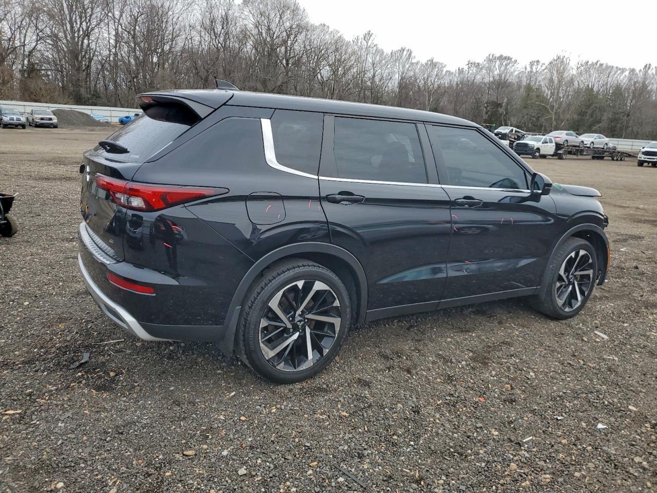 2023 Mitsubishi Outlander Se - zdjęcie 3