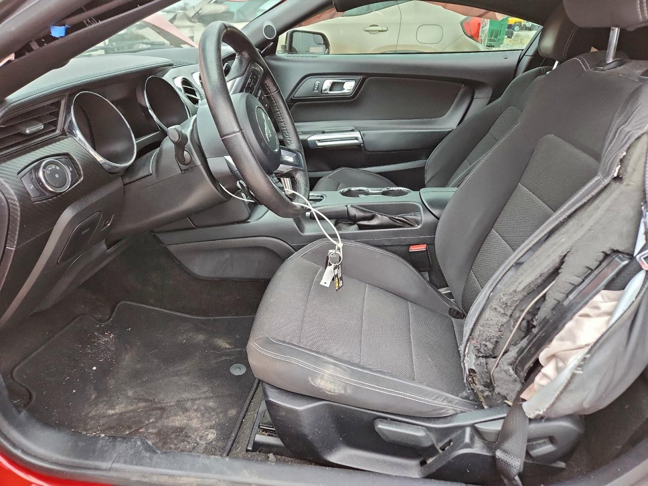 2015 Ford Mustang - zdjęcie 7