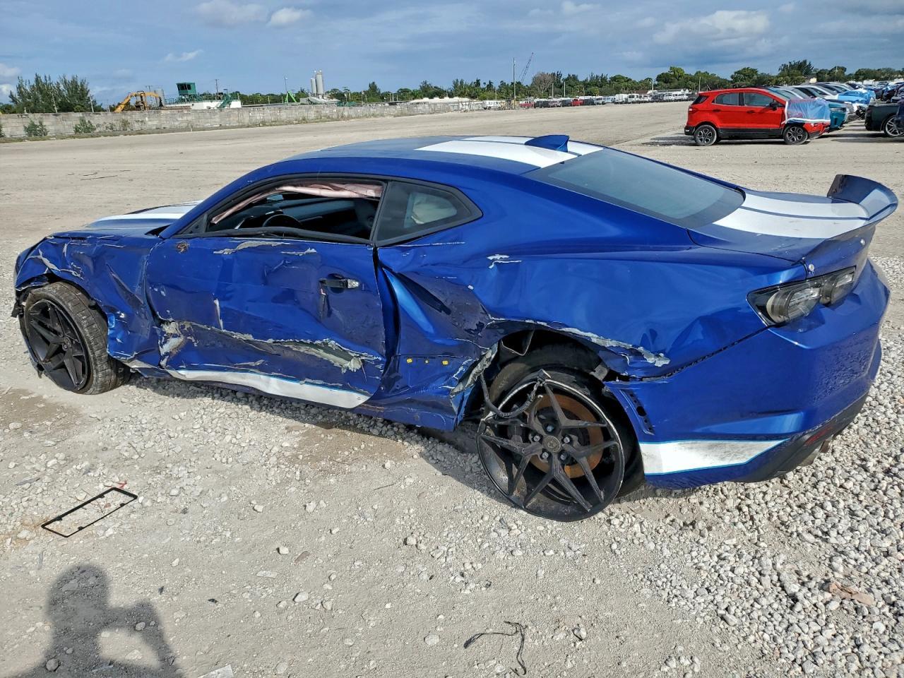 2021 Chevrolet Camaro Lz - zdjęcie 2