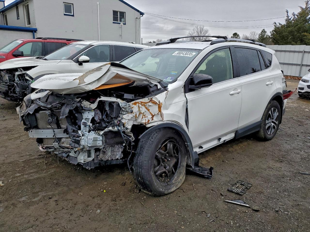 2017 Toyota Rav4 Le - zdjęcie główne
