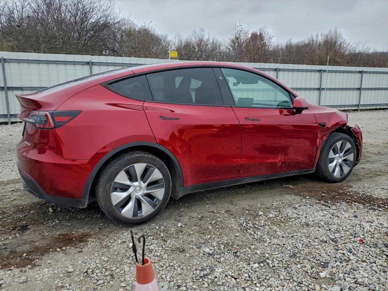 2024 Tesla Model Y - zdjęcie 3